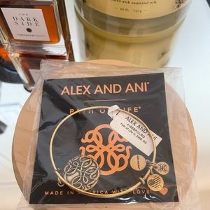 BRAND NEW Alex and Ani bracelet